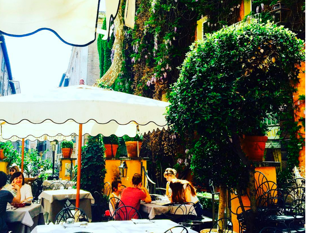 Itália: La vita è bella Italia-Costeletas-de-borrego-grelhadas-com-vegetais-na-grelha