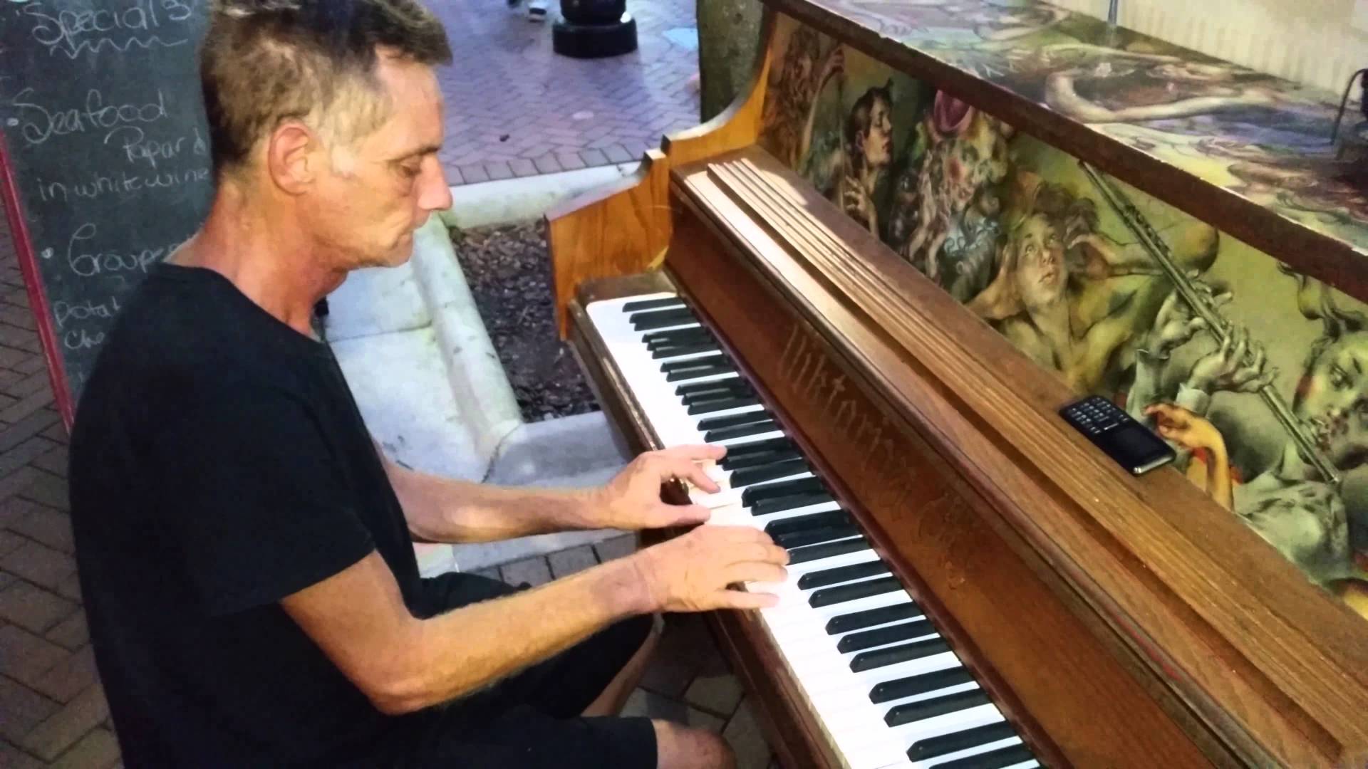 A incrível história do pianista sem-abrigo maxresdefault-1