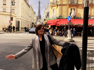 Emily Júlia in Paris